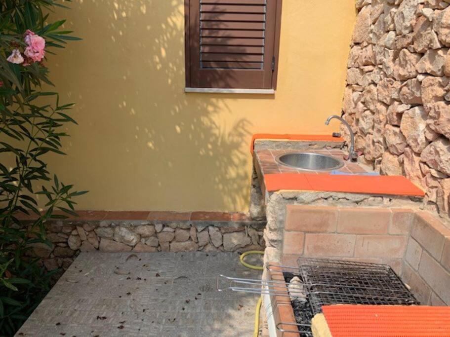 Villa Maveda, Un Dammuso Immerso Nel Verde Lampedusa Exterior foto